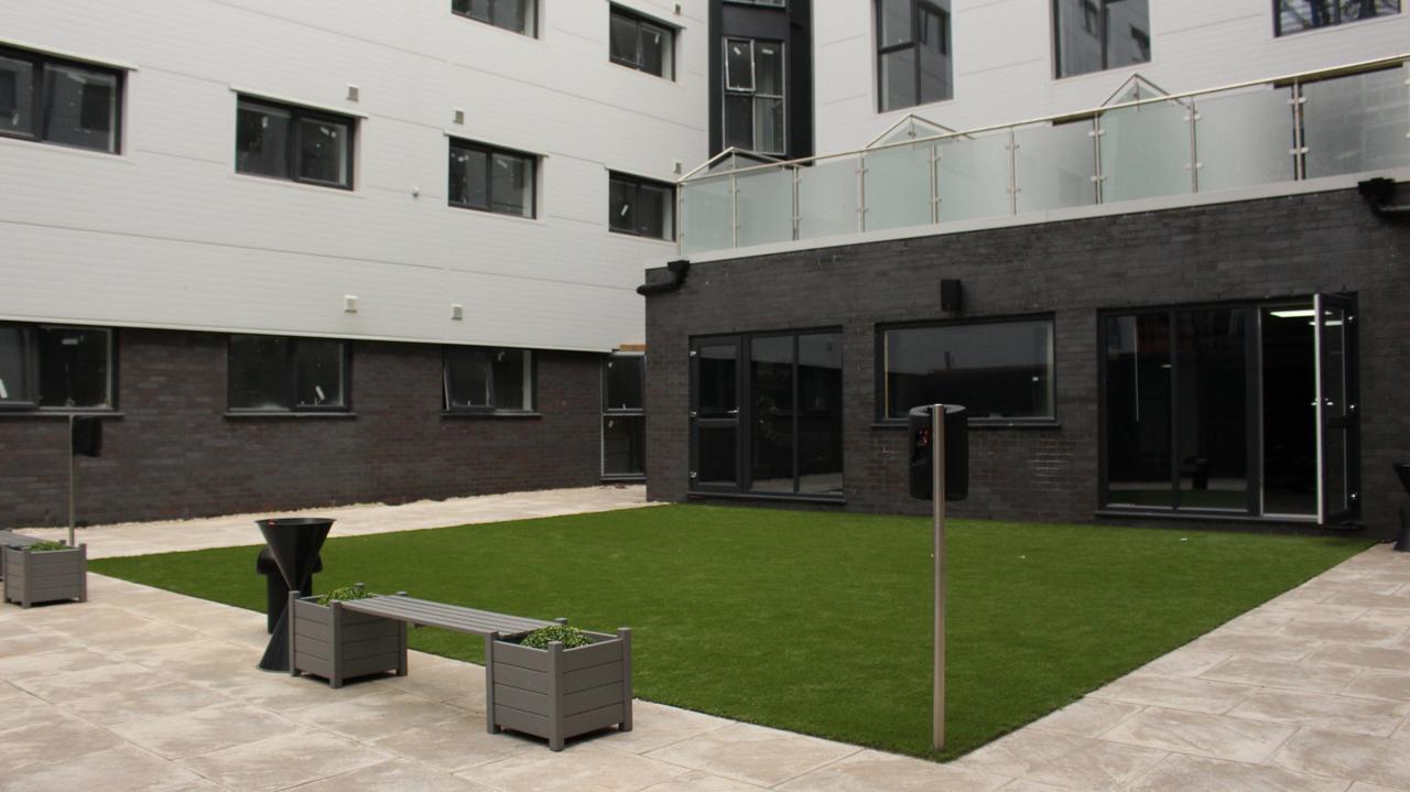 Peace Apartments - Luton Luton  Exteriör bild