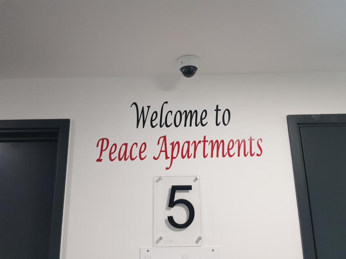 Peace Apartments - Luton Luton  Exteriör bild